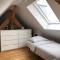 Schöne Altbauwohnung mit großer Dachterrasse für bis zu 8 Personen