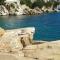 Plakes Suites - Skiathos Town