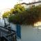 Plakes Suites - Skiathos Town
