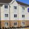 Microtel Inn & Suites Quincy by Wyndham - Quincy