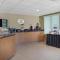 Super 8 by Wyndham Midland