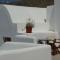 Akrotiri Hotel