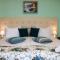 Sea Port CELEBRITY Apartment - Lets4Holiday