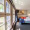 Boat Hotel De Barge