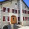 Moderne helle Ferienwohnung 1-6 Pers - Chasa32 in Guarda