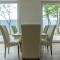 Nature View House with Sauna