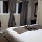 Sweet 2-Bedroom Penthouse Apartment by Amazing Property Rentals
