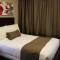 Sweet 2-Bedroom Penthouse Apartment by Amazing Property Rentals