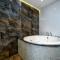 One Luxury Suites