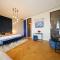 Three Pearls Deluxe Rooms & Studios