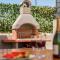 Ćuby Apartment with private Pool in Trogir