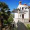 Apartments and Rooms Villa Mir
