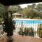 Domaine de La Tourelle, piscine avec plongeoir, vue époustouflante au grand calme