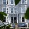 Q8 Boutique Hotel