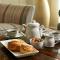 Walter Raleigh Hotel