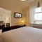 Walter Raleigh Hotel