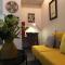 Foto: Heart of Downtown - Large Chic Industrial Style Apartment 2/15