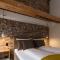 Square Rooms 20