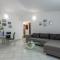Green house Peroj, WI-FI, FREE PARKING, GARDEN, HOT TUBE, PET FRIENDLY