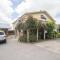 Antonio Mews Motel