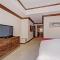 3 BR Luxury Ritz-Carlton Condo with Mountain Views