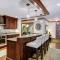 Luxury 2BRDen Ritz-Carlton Residence