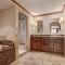 Luxe 2BRDen Ritz-Carlton Residence Quiet Location