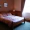 The Londesborough Arms bar with en-suite rooms - Market Weighton