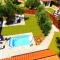 Salonikiou Beach Apartments & Villas