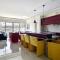 Unique 3-Bed, 3-Bath Apt with Acropolis Views SG69