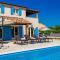Villa Leticia