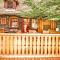 Country house with a pool in Medvednica Nature Park