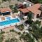 Villa LKL, heated private pool, secluded and with a great view
