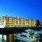 Foto: QV Luxurious Waterfront Two Bedroom Apartment 6/20