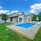 Villa Kmacici 376
