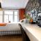 Amsterdam Canal Hotel