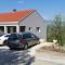 Apartments with a parking space Zrnovo, Korcula - 16045
