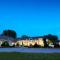 Fullerton Manor Inn