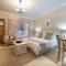 Oak Tree Lodge