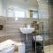 Cocoa River - two bed, two bath with allocated parking - York