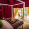 Leeds Castle Knights Glamping - Leeds