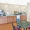 Microtel Inn and Suites by Wyndham Appleton - أبيلتون