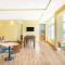 Days Inn & Suites by Wyndham Kearney NE