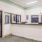 Super 8 by Wyndham Adel - Adel