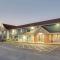 Super 8 by Wyndham Jackson MN