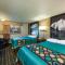Super 8 by Wyndham Pueblo