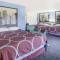 Super 8 by Wyndham Monmouth IL - Monmouth