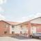 Super 8 by Wyndham Monmouth IL - Monmouth