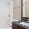 Super 8 by Wyndham Columbus Airport - Columbus