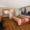 Super 8 by Wyndham Burlington NC - Burlington